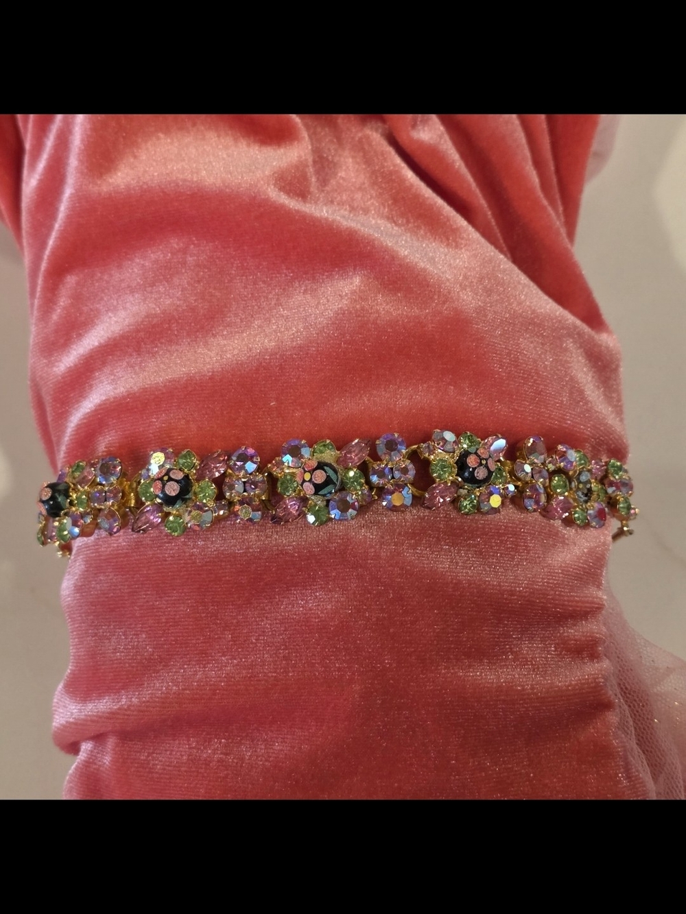 Vintage D & E Juliana bracelet with wooden beads decorated
